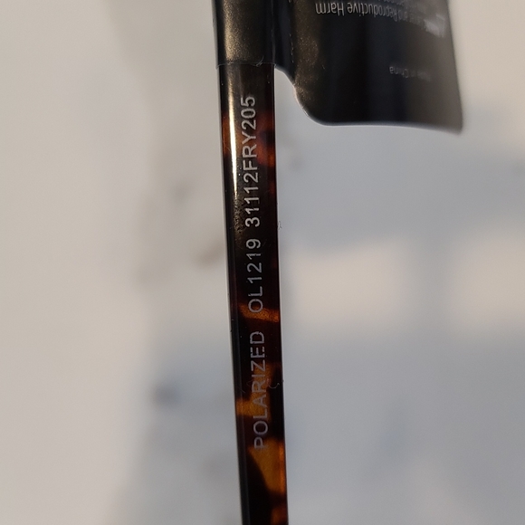 New polarized Frye sunglasses - Picture 5 of 6